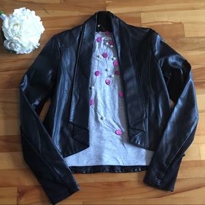 ⛄️❄️Faux leather jacket❄️⛄️